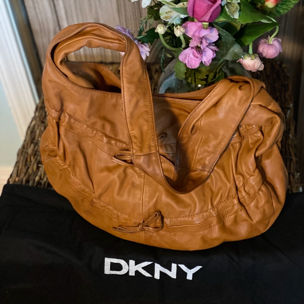 DKNY supple shoulder bag